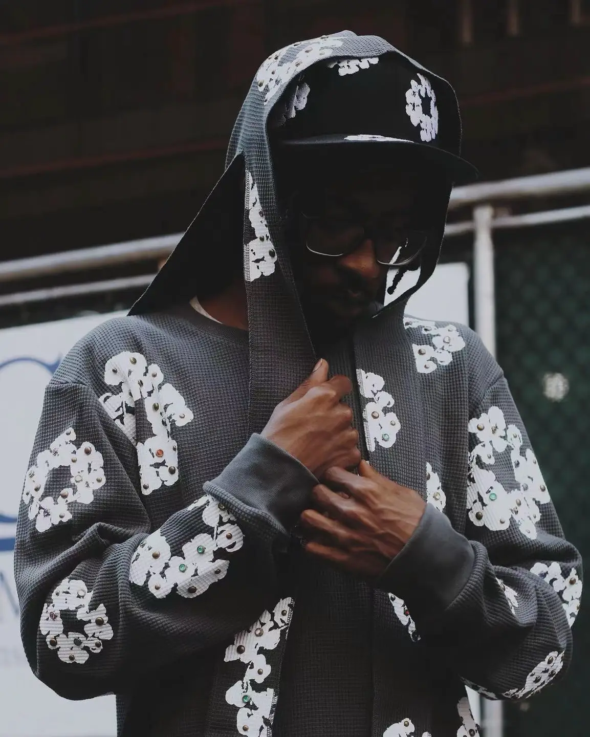 小物 DENIM TEARS Rhinestone Wreath Durag Denim Tears Rhinestone Cotton Wreath Durag Oatmeal Men's